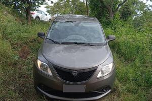 Lancia y
