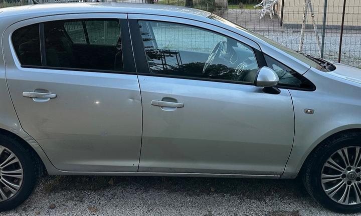 Opel Corsa 1.7 Cosmo 125 CV