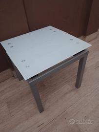 TAVOLO CON CRISTALLO CON TRASPORTO 