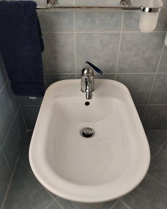 bidè sanitario bianco lucido