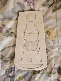 Bassorilievo Decorativo Scarabeo Sacro Egizio