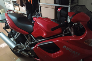 Ducati st4 del 2001