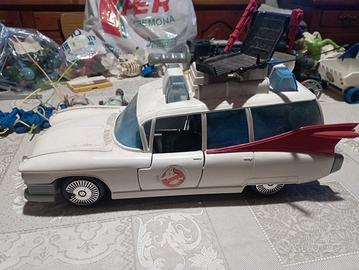 Ghostbusters ecto1