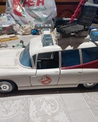 Ghostbusters ecto1