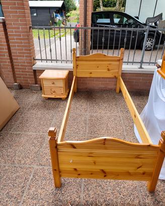 comodino e struttura letto singolo