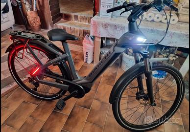 Bici elettrica e-bike BIANCHI E-OMNIA C-Type.