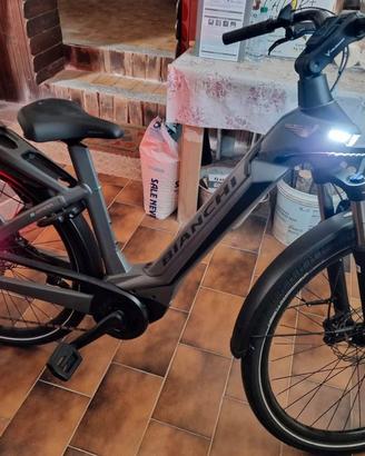 Bici elettrica e-bike BIANCHI E-OMNIA C-Type.