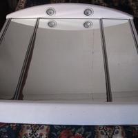 Specchiera bagno contenitore due luci e presa
