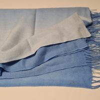 Pashmina misto cashmere seta azzurra sfumata 185x6