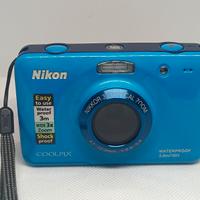 Nikon Coolpix S30 rosa e blu