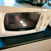 Samsung forno a microonde 20lt bianco 700 watt

