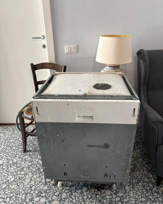 Lavastoviglie incasso indesit