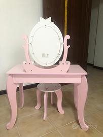 Tavolo in legno trucca bambini