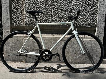 Bicicletta fixie single speed 