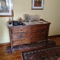 Cassettiera e due comodini