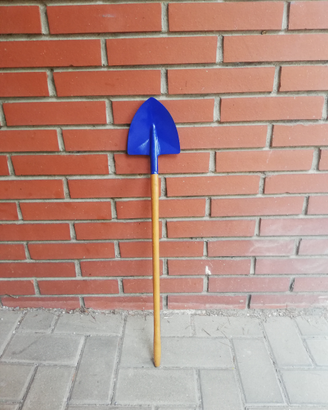 Pala in Ferro e legno da mare per bambino