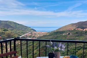 Casa in tipico borgo ligure vista mare