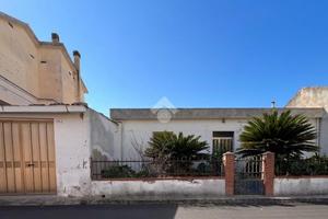 4 LOCALI A ORISTANO