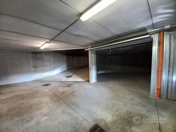 Box/posto auto Strada Comunale di Mirafiori 14 TO