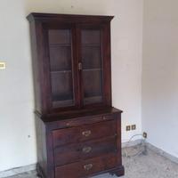 vetrina doppio corpo arte povera legno noce 1900