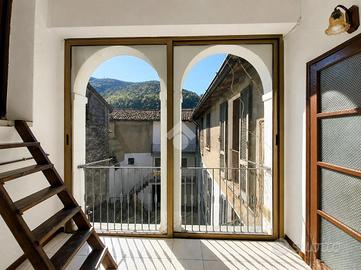 3 LOCALI A ASSO