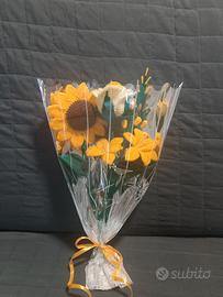 Mazzo di fiori all'uncinetto 