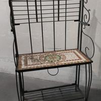 Scaffale in ferro battuto con mosaico