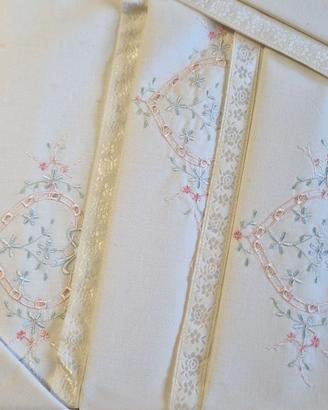 Asciugamani in Cotone Vintage - Ricamo a Mano