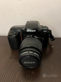 Nikon F50 Reflex a rullino