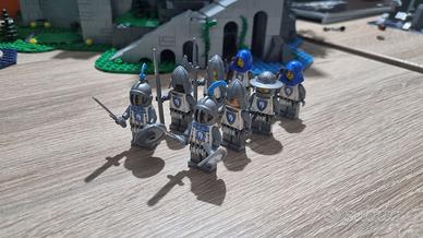 8x soldati LEGO minifigures Horse Knight - Castle
