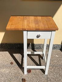 Mobile con ruote in legno