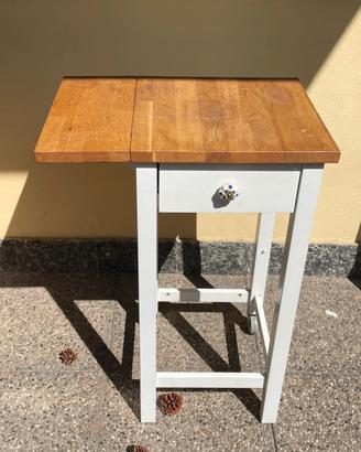 Mobile con ruote in legno