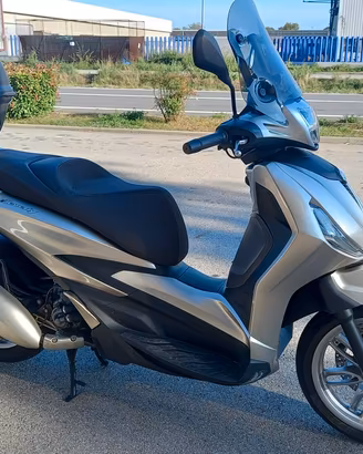 Piaggio Beverly 300 i.e. HPE ABS ASR