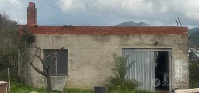 Terreno con fabbricati a Domus de Maria - Chia