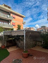 Gazebo 4x4 usato da esterno-struttura in metallo