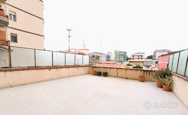 Appartamento con terrazzo su via Mascalucia