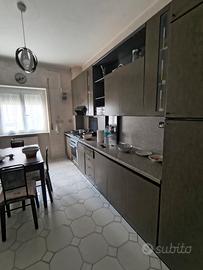 Cucina completa moderna funzionale