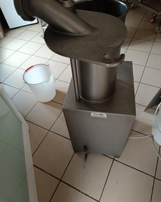 insaccatrice elettrica 10 kg 220v