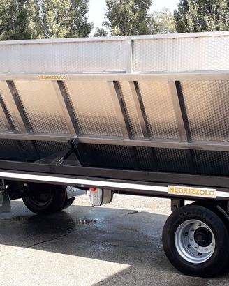 Rimorchio Agricolo multi uso con Vasca uva/cerali