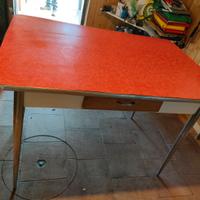 Tavolo in formica anni 60