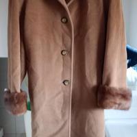 cappotto in lana merinos con inserti di pelliccia