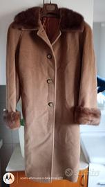 cappotto in lana merinos con inserti di pelliccia