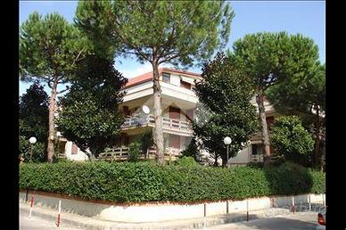 4 LOCALI A CASERTA