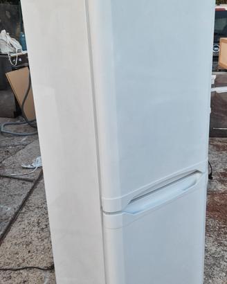 Frigorifero combinato Indesit classe A+
