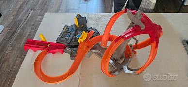 Piste macchinine Hot Wheels + vari pezzi