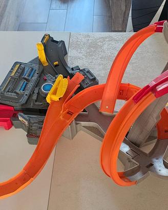 Piste macchinine Hot Wheels + vari pezzi