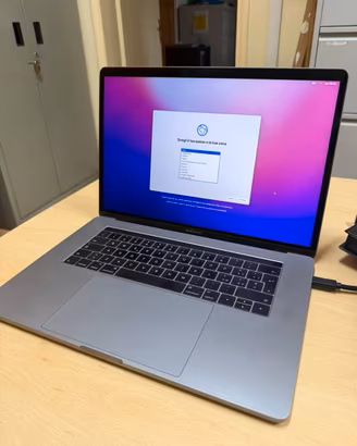 Macbook 15 pollici processore 2,9 i7 1Tb ram16gb