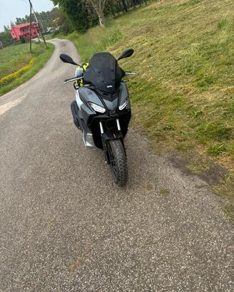 Aprilia sr gt 125