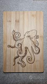 Tagliere 30x20cm con polpo pirografato a mano