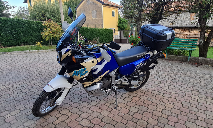 Honda africa twin rd07a